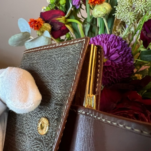 GUCCI Vintage GG Kiss Lock Coin Purse with Snap Detail - 2 compartments - Picture 4 of 11